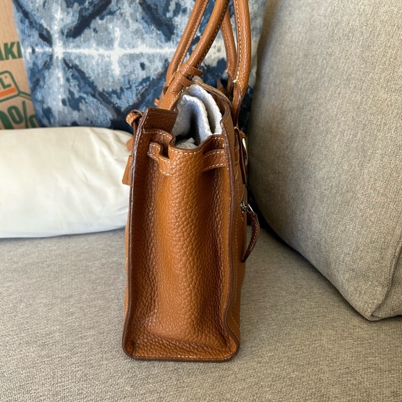Dooney and Bourke brown leather tassel tote 👜 - Picture 5 of 12